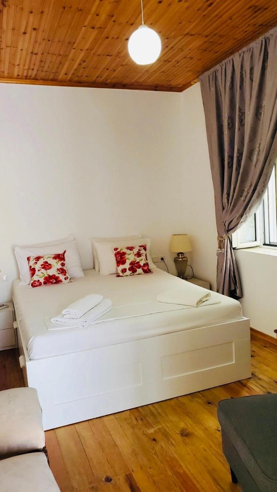 Appartamento Viktora'S House Himare Esterno foto
