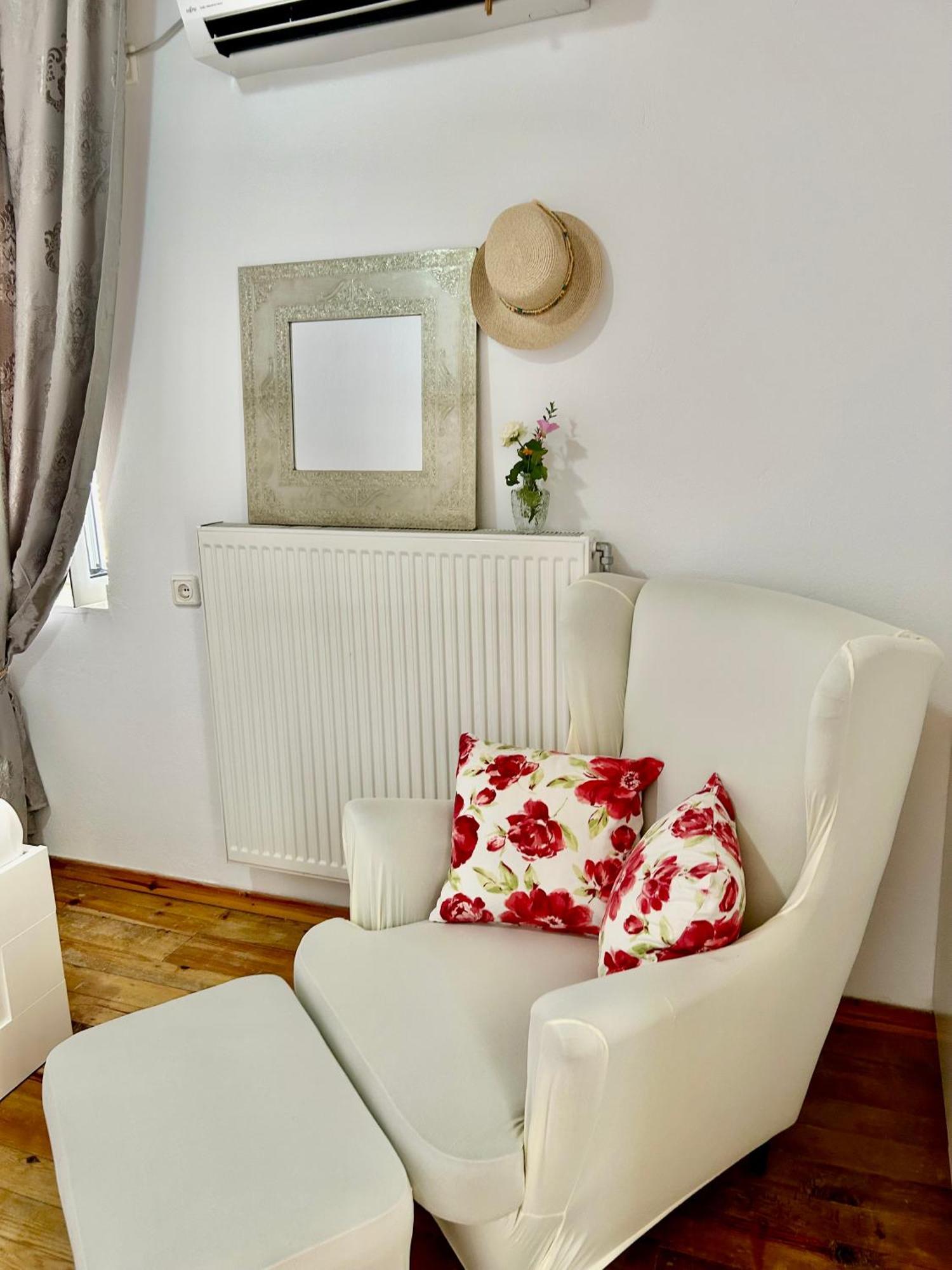 Appartamento Viktora'S House Himare Esterno foto